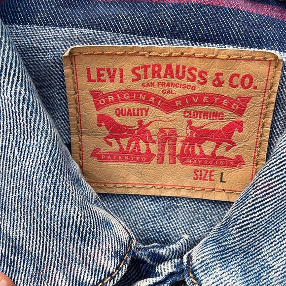Levi’s Trucker Jean Jacket - Picture 3 of 13